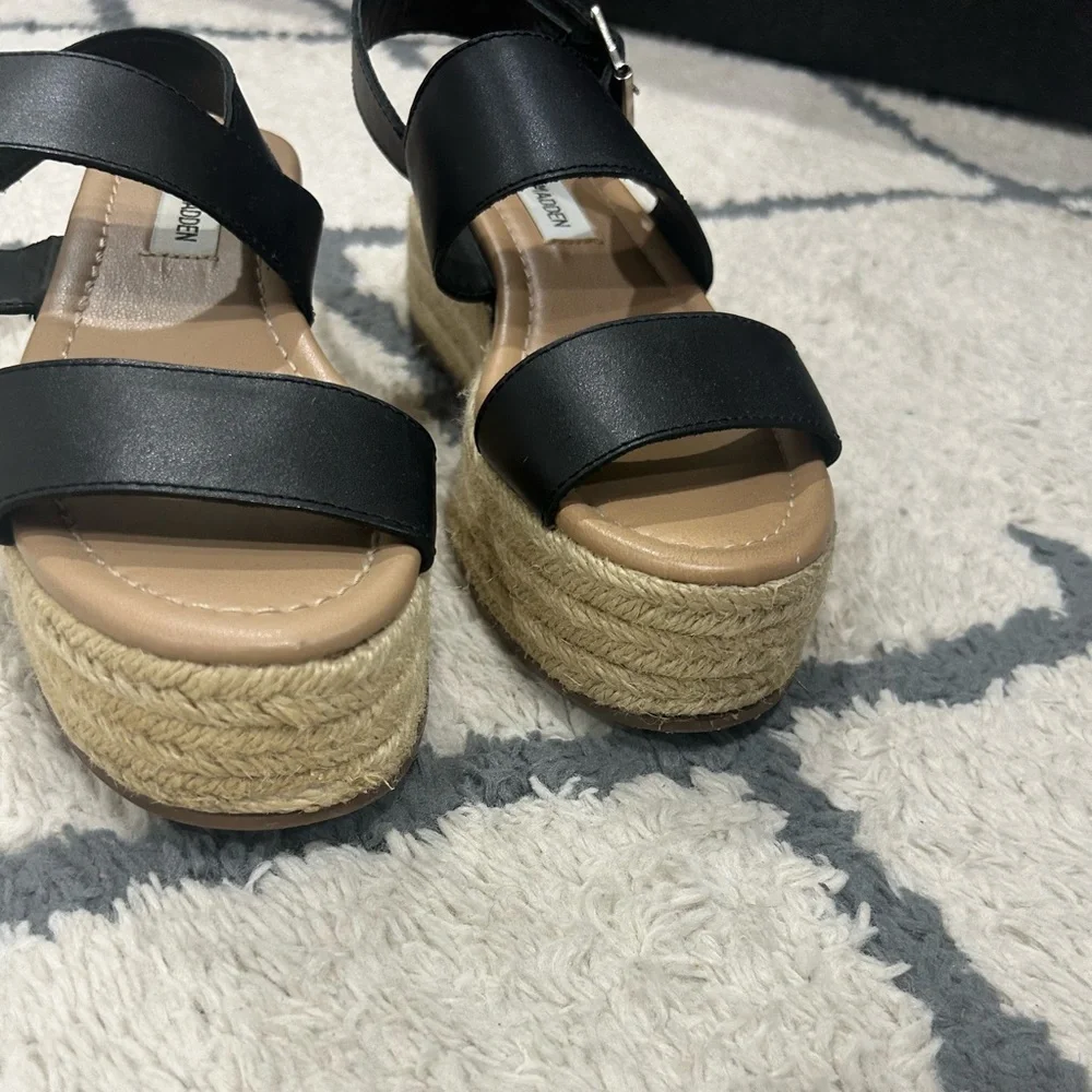 Steve Madden Fifer platform sandals Size 6M